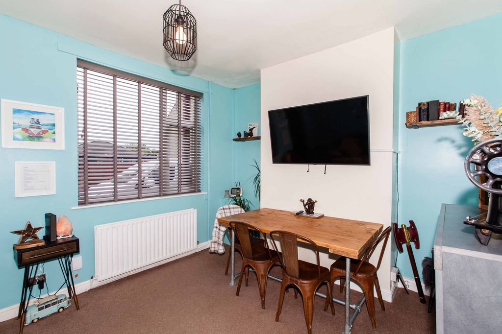 Property photo 3 of 24