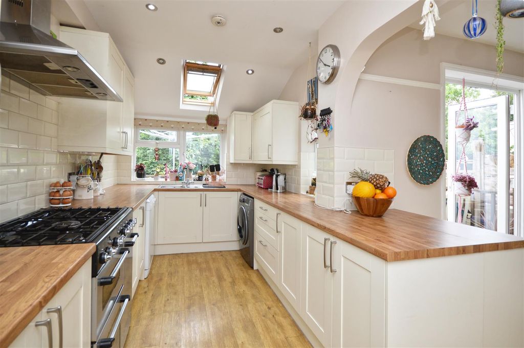 Property photo 1 of 22 Kitchen