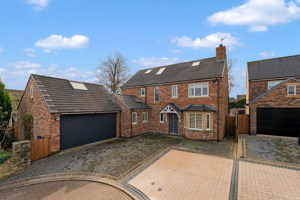 Property photo 1 of 46