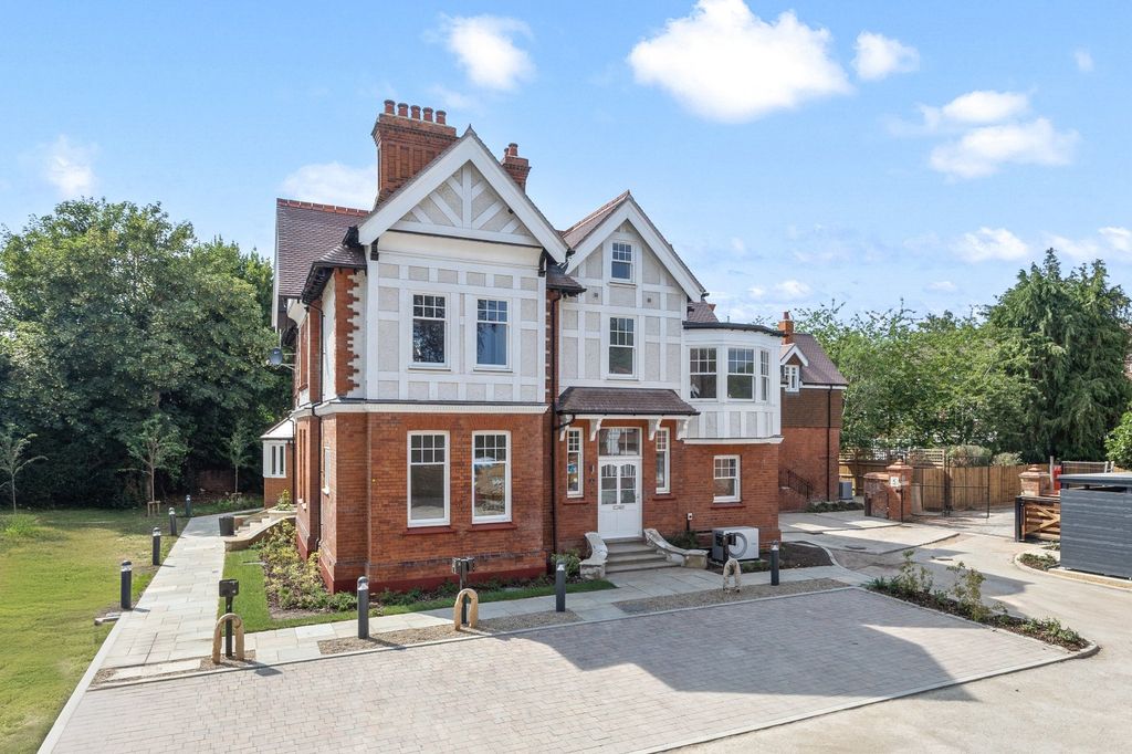 Property photo 1 of 13 Hermitage Place