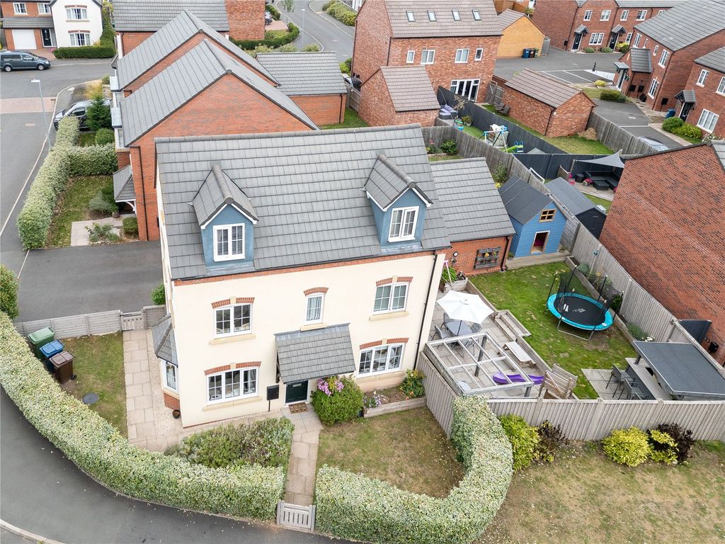 Property photo 2 of 34 Picture No. 33