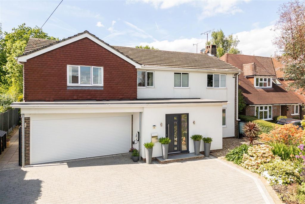 Property photo 2 of 34