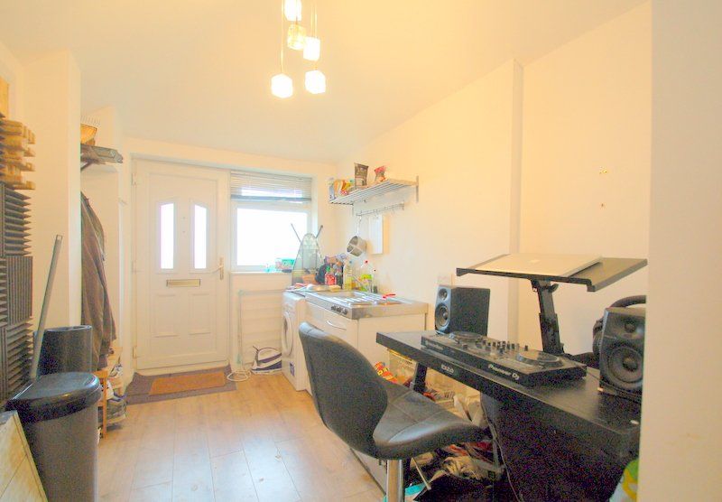 Property photo 2 of 11 Kitchen/ Living Area