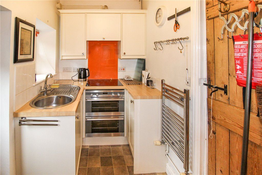 Property photo 2 of 9 Kitchen