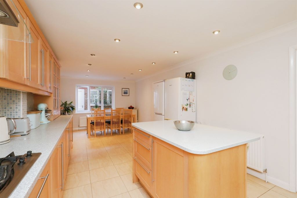 Property photo 3 of 17