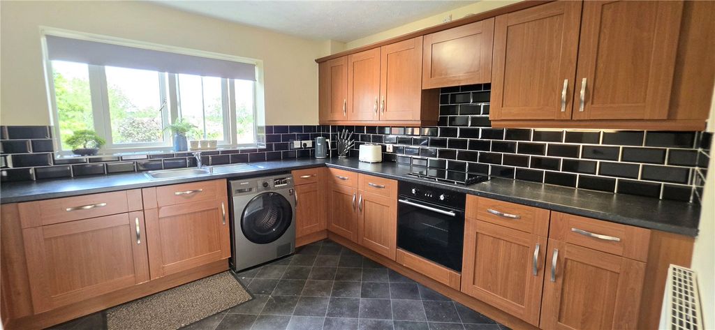 Property photo 3 of 18 Picture No. 24