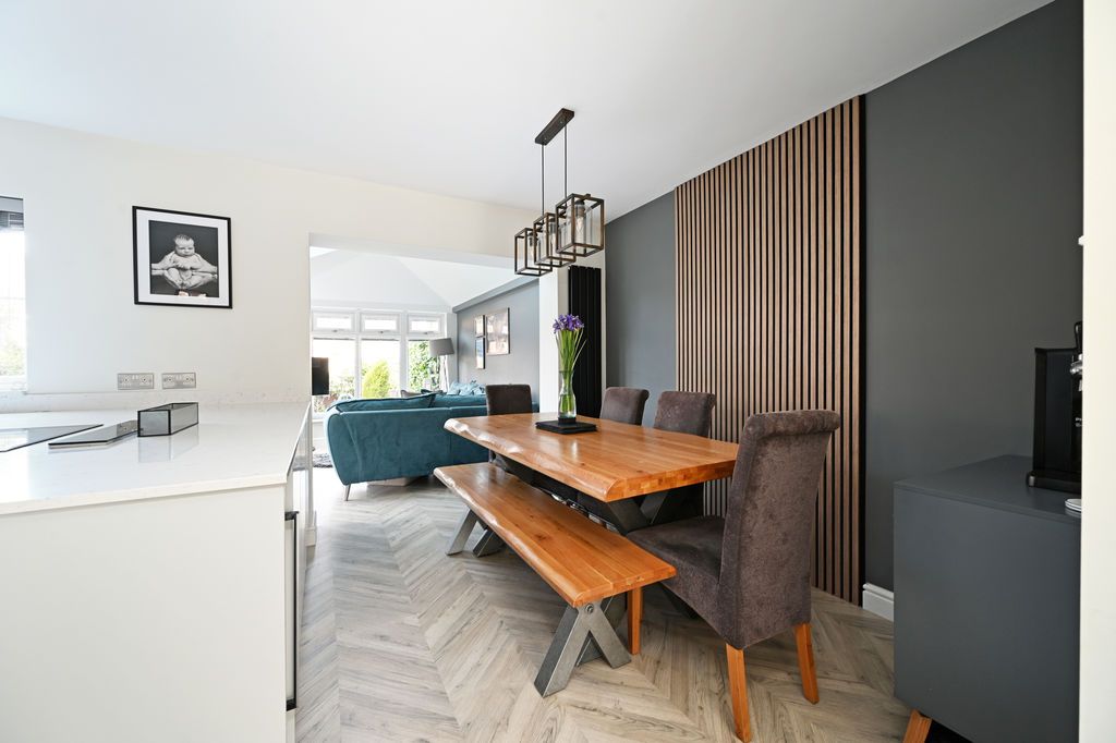 Property photo 1 of 26 Dining Kitchen