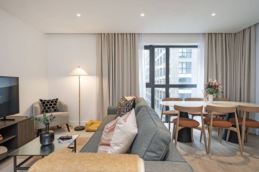 Property photo 2 of 24