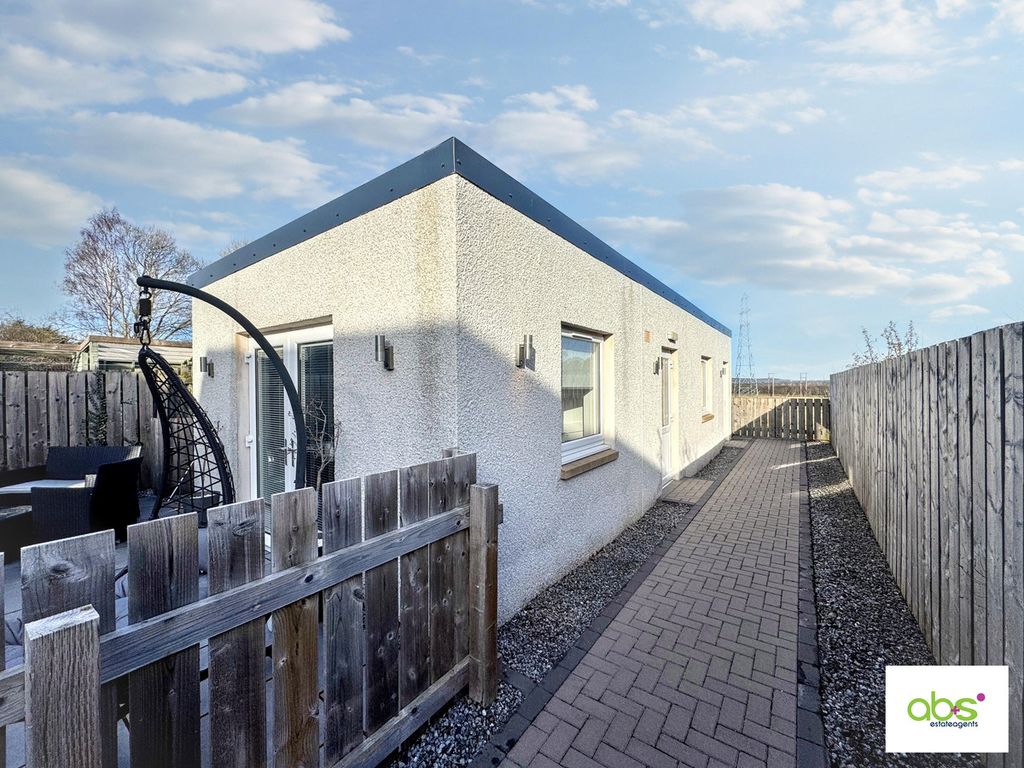 Property photo 3 of 24