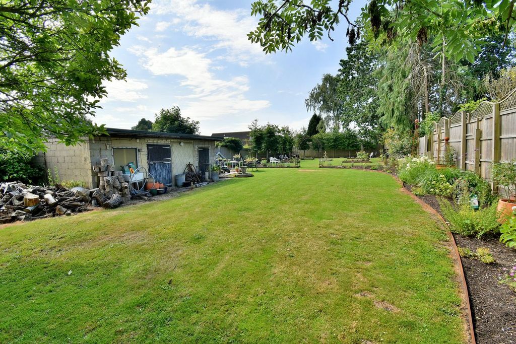Property photo 3 of 25
