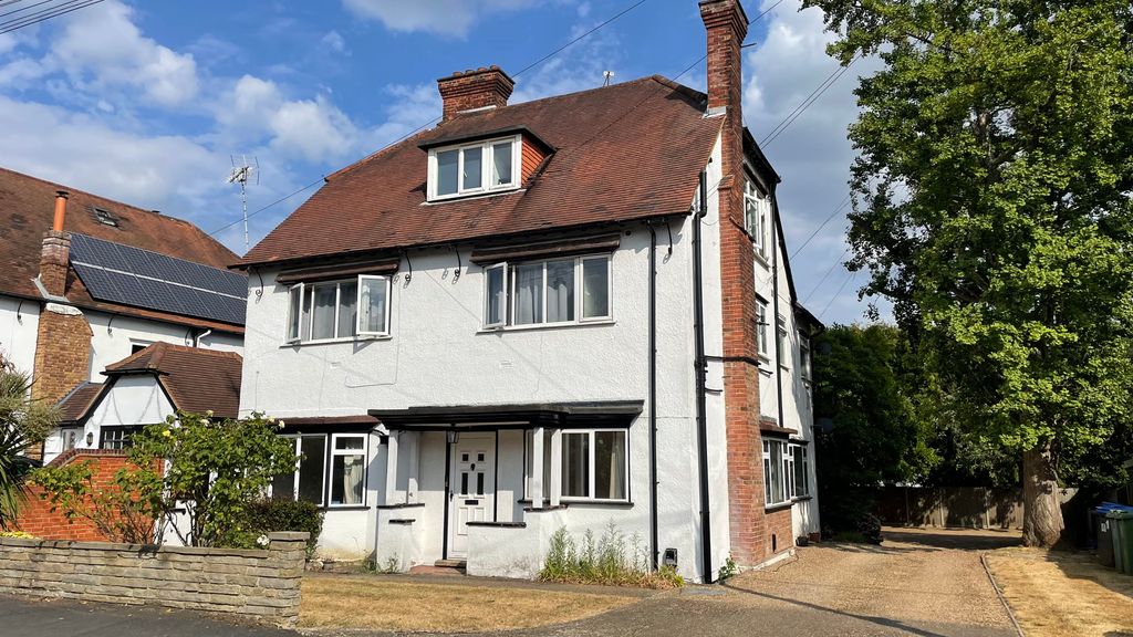 Property photo 1 of 8 Outside - Short Walk To Town