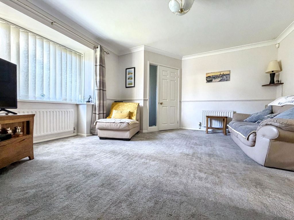 Property photo 2 of 25