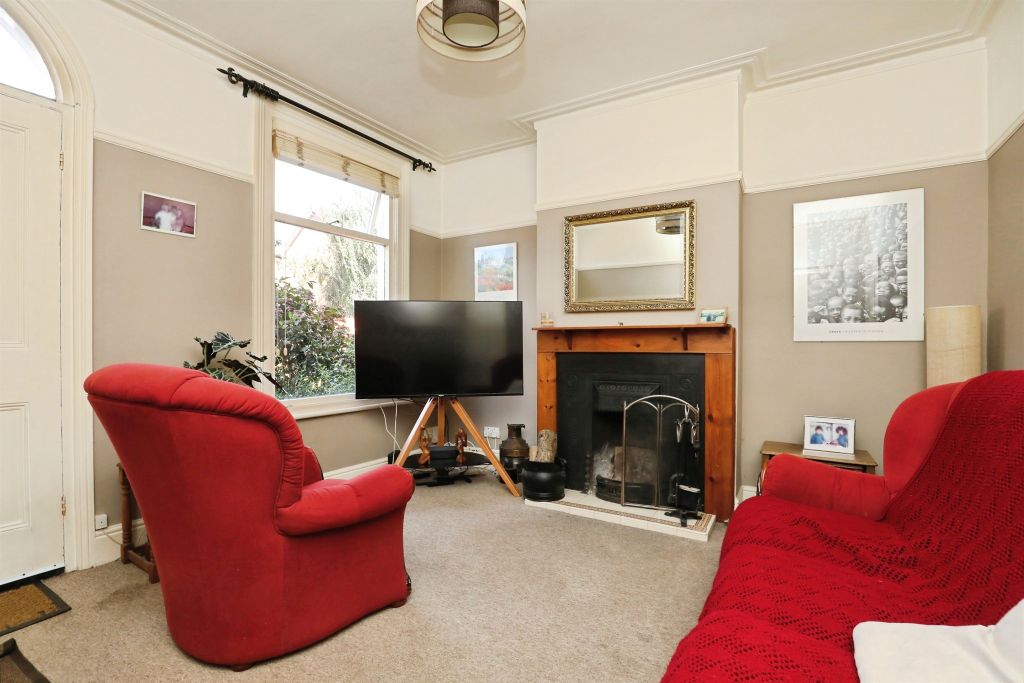 Property photo 2 of 17