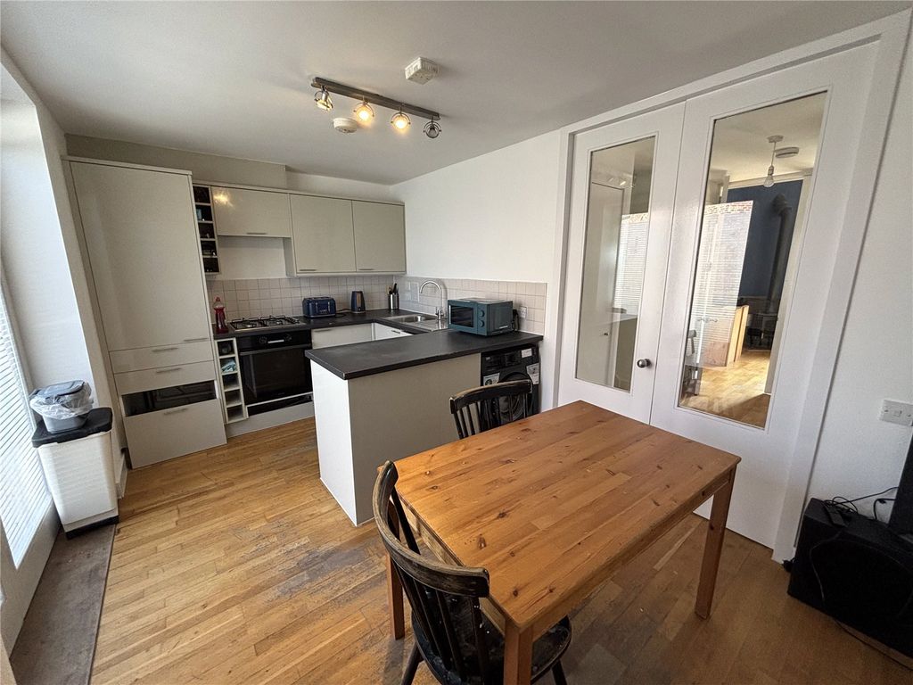 Property photo 3 of 18 Picture No. 02