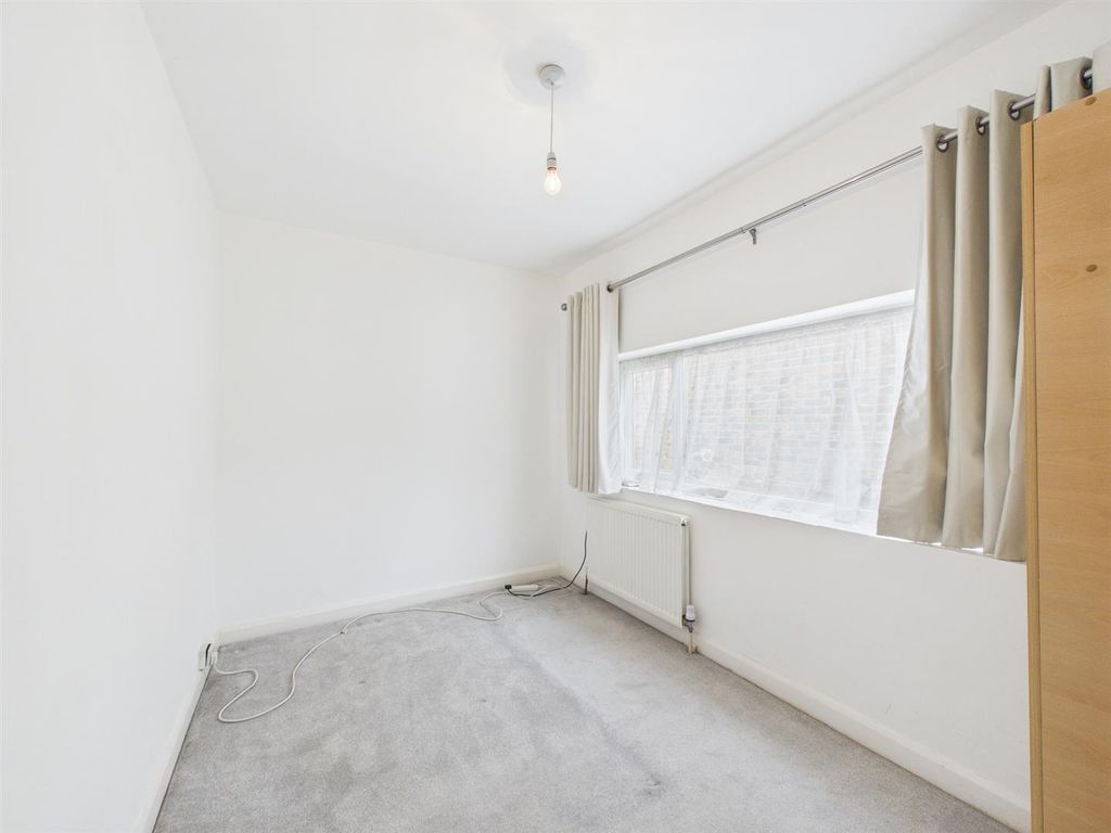 Additional image 8 of 4 bed semi-detached house for saleStar Lane, Coulsdon CR5