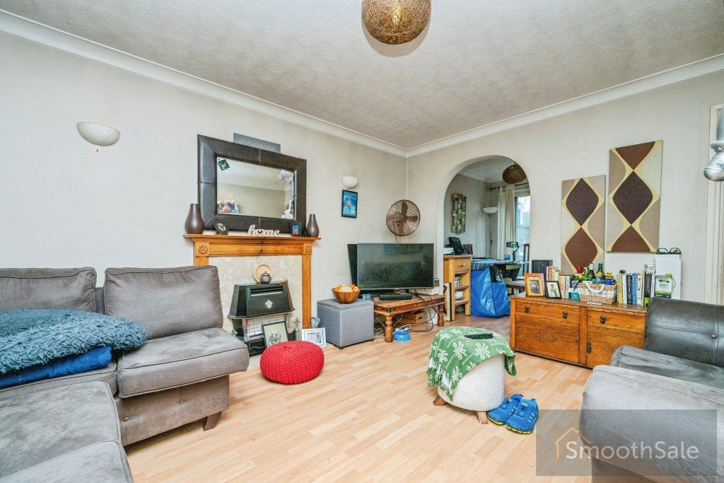 Property photo 2 of 17