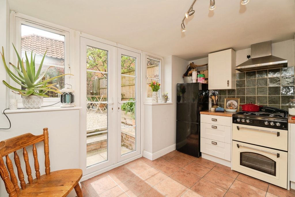 Property photo 3 of 27 Pbox-Img.Jpg