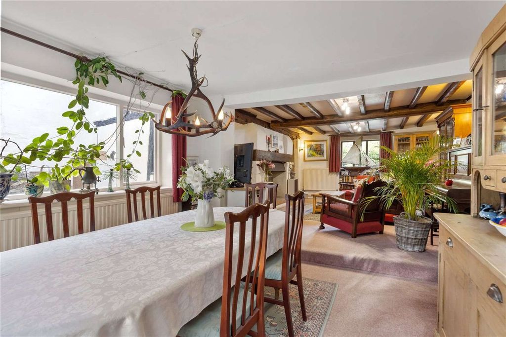 Property photo 3 of 11 Dining Room