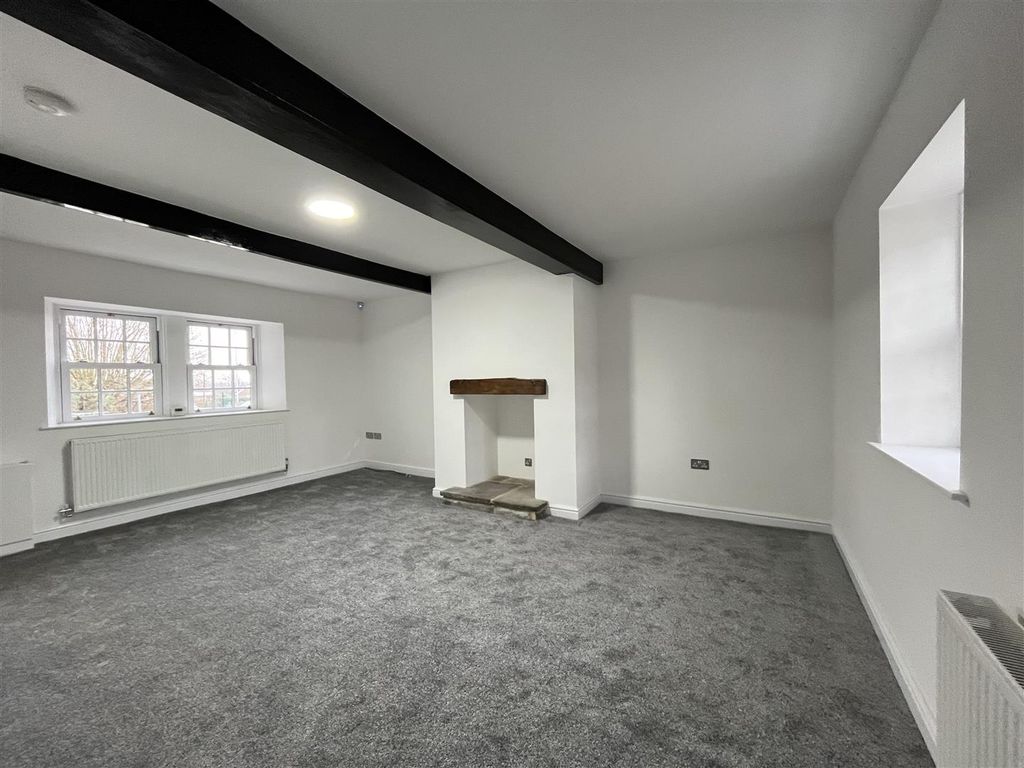 Property photo 3 of 10 Lounge