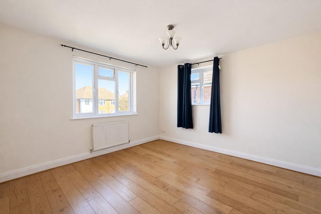 Property photo 3 of 8 Bedroom 1