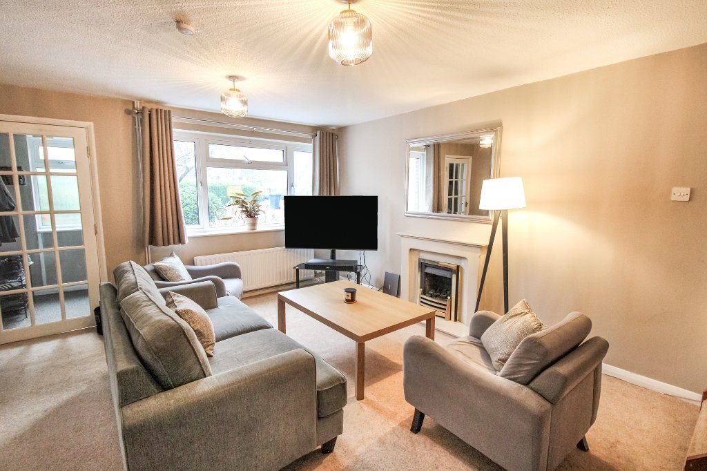 Property photo 2 of 14 Lounge