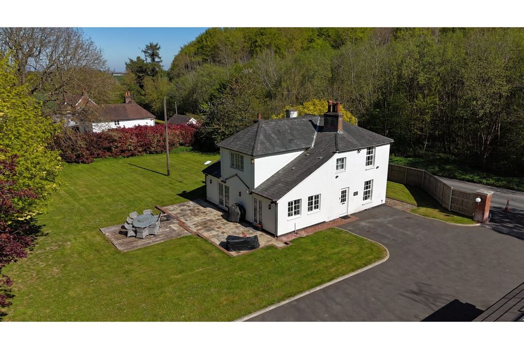 Property photo 3 of 36