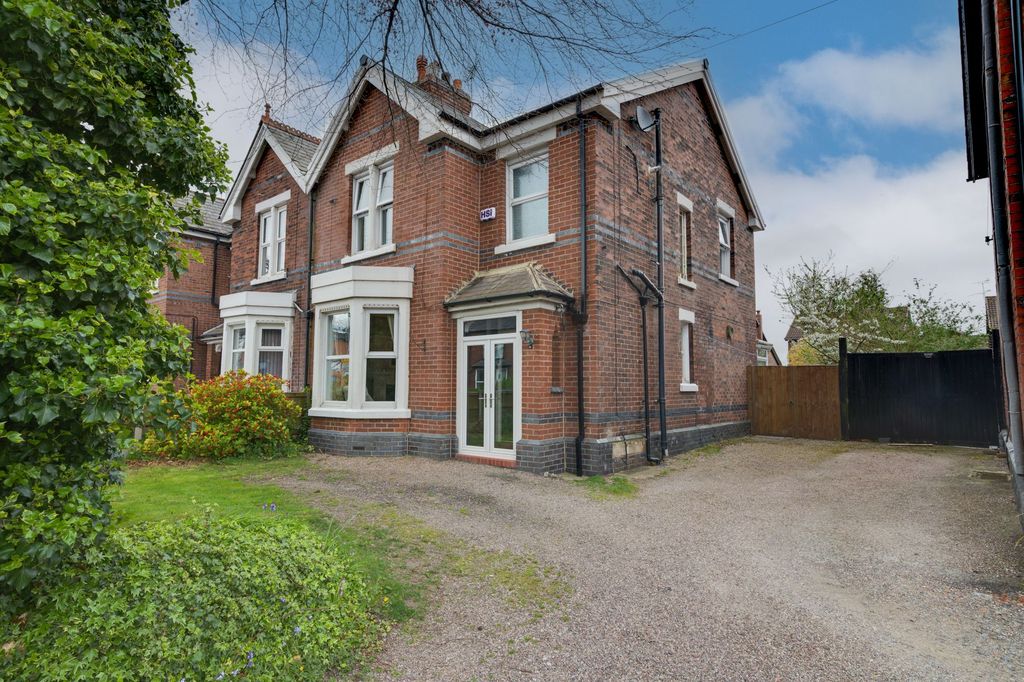 Property photo 1 of 27