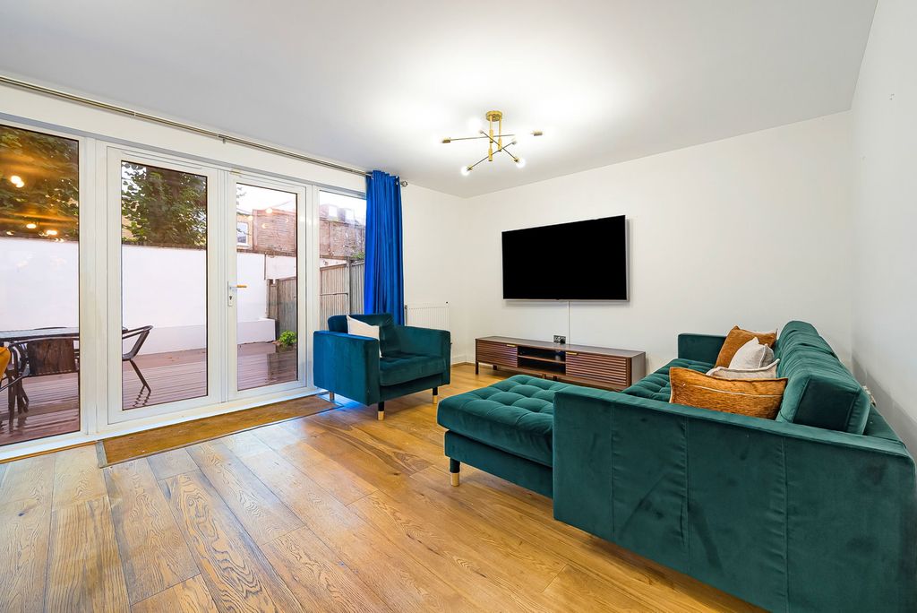 Property photo 1 of 33