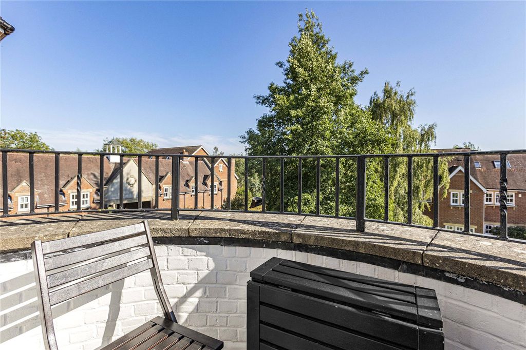 Property photo 3 of 9 Picture No. 32