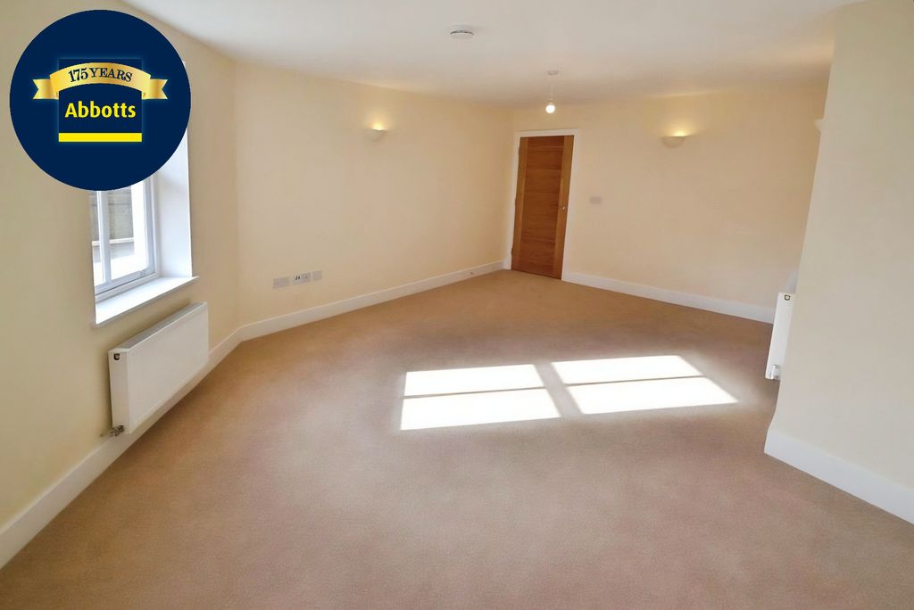 Property photo 3 of 6