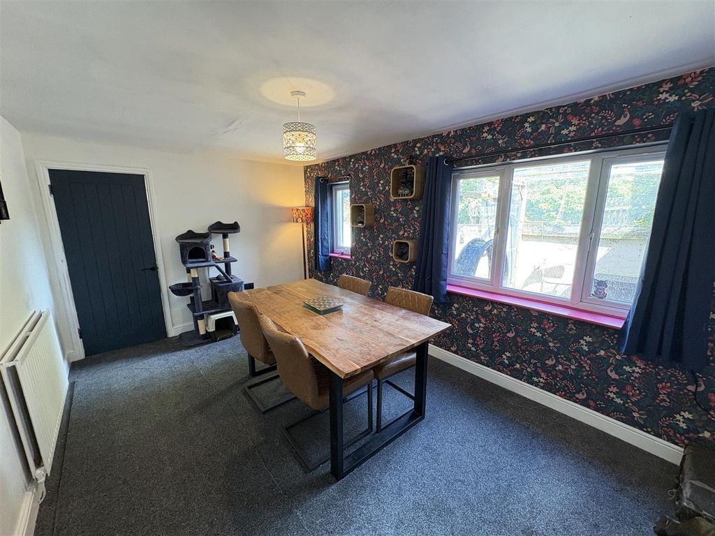Property photo 3 of 17 Dining Room