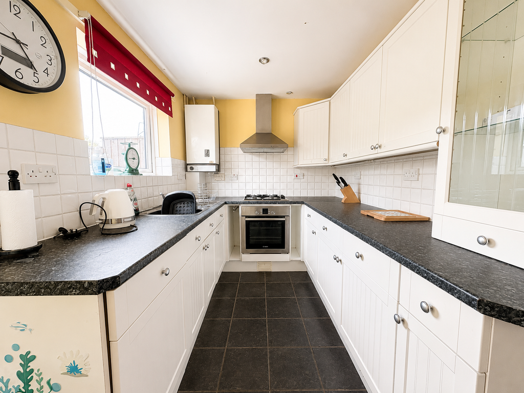 Property photo 2 of 14 Kitchen (2)
