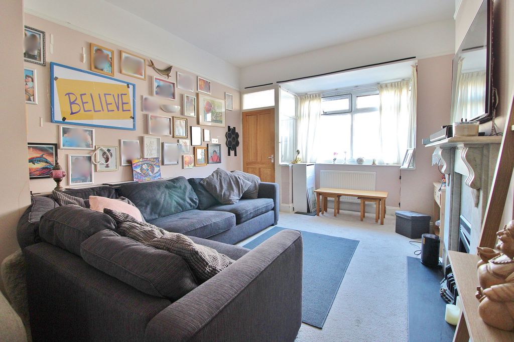 Property photo 2 of 29