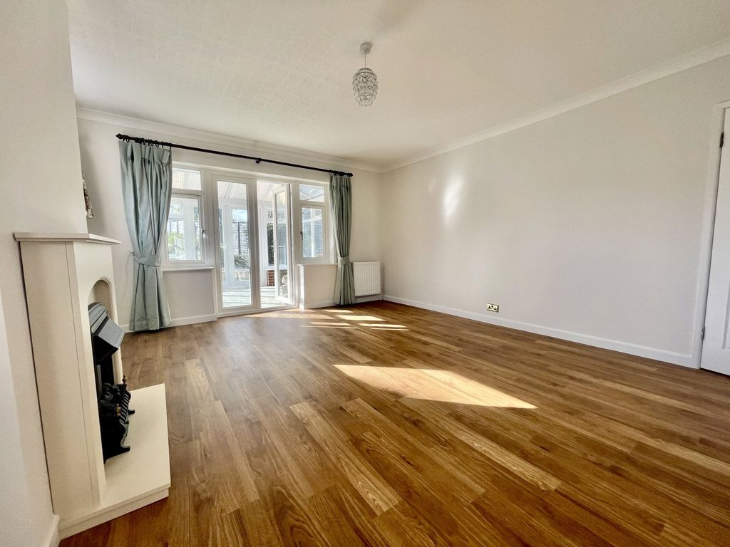 Property photo 3 of 14 Picture No. 02