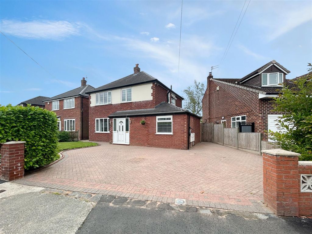 Property photo 1 of 32