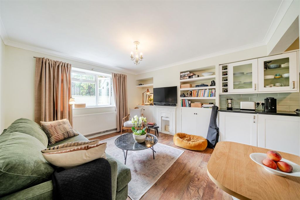 Property photo 2 of 11 1376176-10-690Df980Aefa2.Jpg