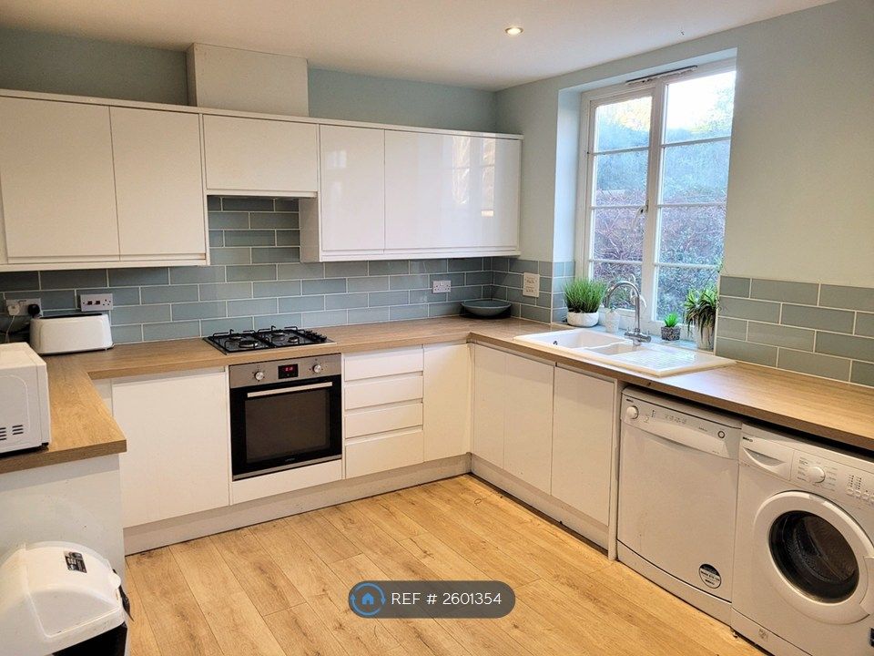 Property photo 2 of 22