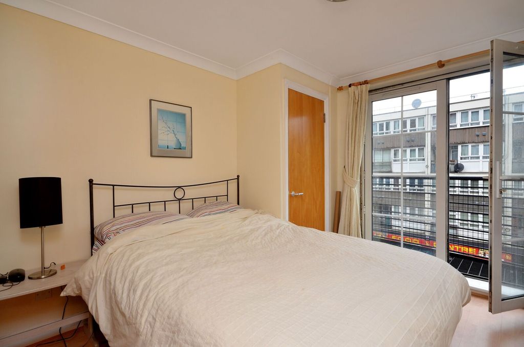 Property photo 2 of 8