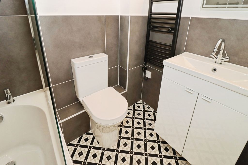 Property photo 3 of 15 Pbox-Img.Jpg