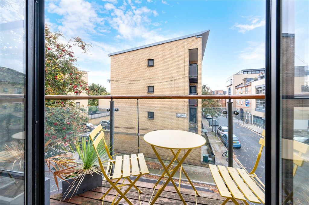 Property photo 2 of 12 Picture No. 11