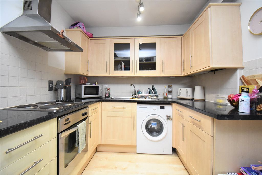 Property photo 3 of 9 Kitchen