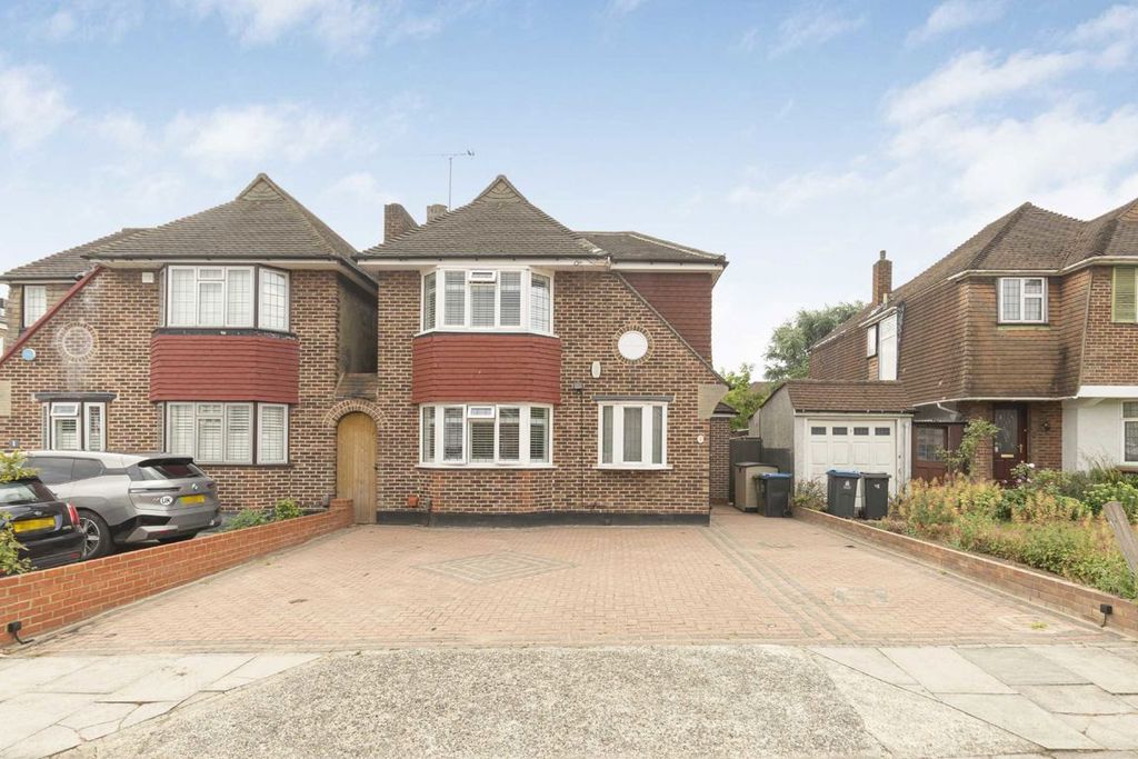 Property photo 1 of 8