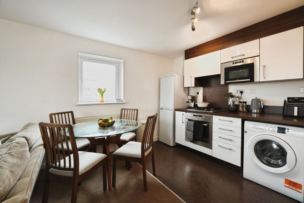 Property photo 3 of 19 Pbox-Img.Jpg