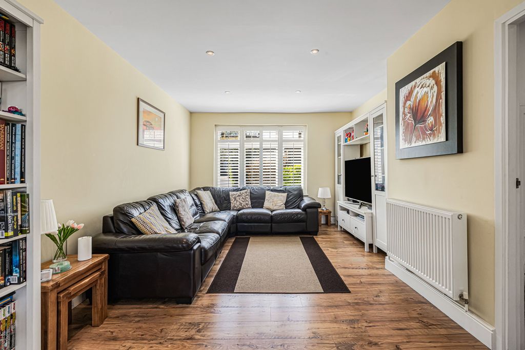 Property photo 3 of 21