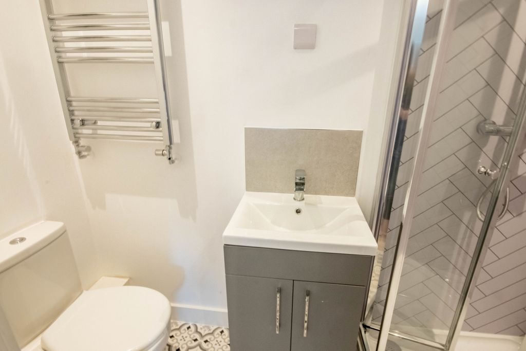Property photo 3 of 3 E-3