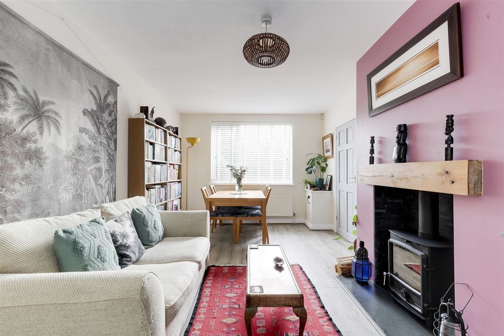 Property photo 2 of 26