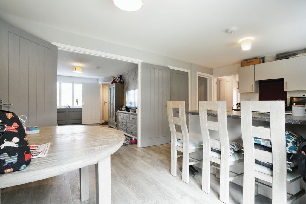 Property photo 3 of 18 Photography