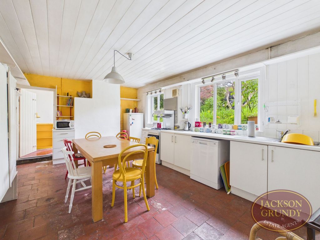 Property photo 3 of 24