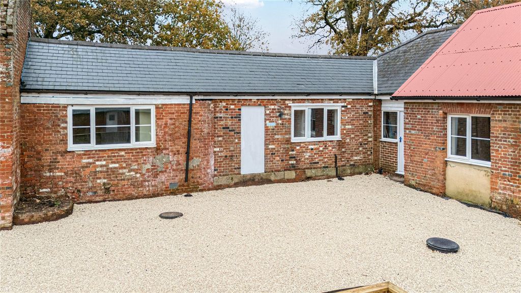 Property photo 1 of 10 Front Aspect