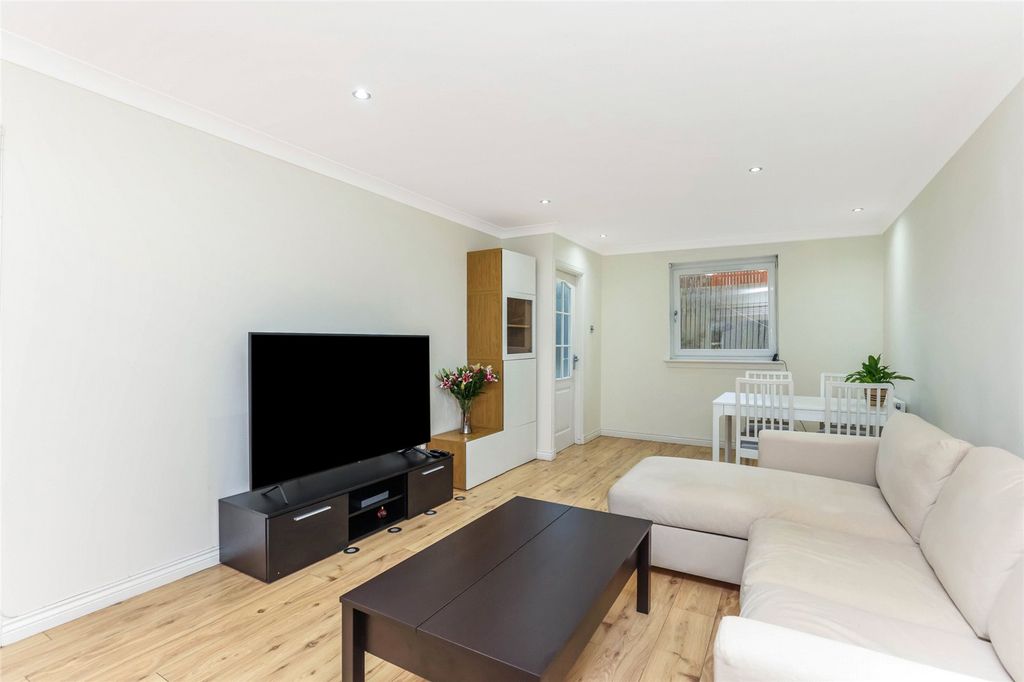 Property photo 3 of 16 Picture No. 06